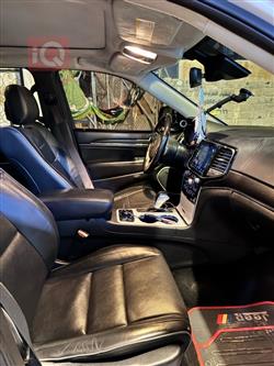 جیپ گراند شیرۆکی